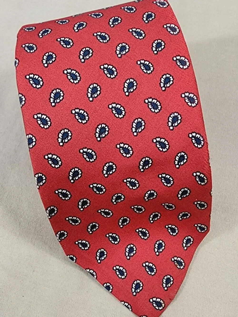 Brooks Brothers Men's Red Paisley Silk Necktie Classic Business Formal 58x3.25